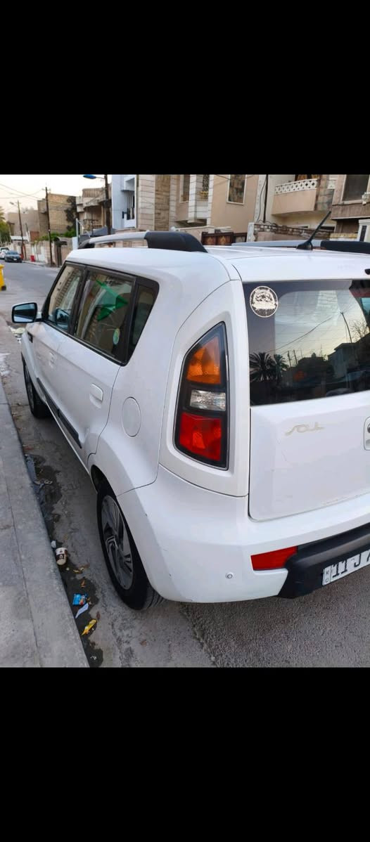 صول 2009 بغداد
خليجي بدون ضربة 
كير ومكينة1600 نضيفات جداً 
منضومة تبريد قبل شهر تبريد ثلج 
بيها صبغ هلال ونص باب فقط بدون ضربة 
باسمي 
مكاني بغداد الجديدة 
للاستفسار ***********
السعر 88

