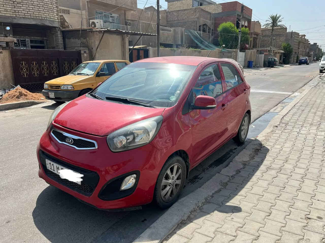 السلام عليكم 
للبيع فقط
كيا بيكانتو ٢٠١٤ خليجي ماشية ٧٠ بيها مكانات صبغ اثر طخات خفيفة بدون دواخل بدون تبديل  
محرك ١٤٠٠ دوش  كير  محرك تبريد  خير من الله 
رقم بغداد باسمي 
السعر المطلوب ٧٧  وبيها مجال الجاد بالشراء يخابرني ويدلل مكاني بغداد/الدورة/المهدية الثانية 
***********  
 ابو علي .
