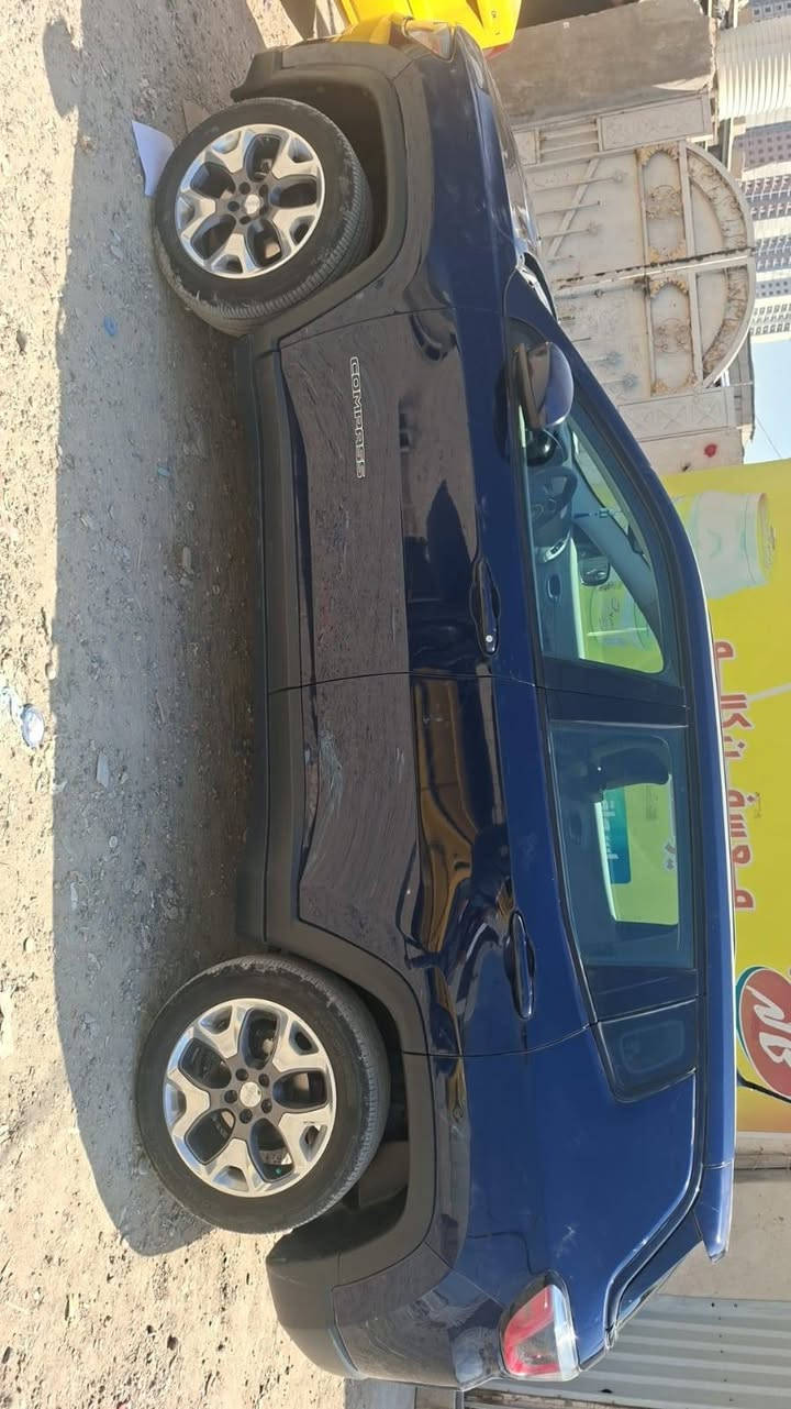 جيب كومباس للبيع  موديل 2017 فقط للبيع فول عدا الفتحه  رقم اربيل سنويه لسنة 2029  هزه جديده  تشغيل عن بعد  سياره حلوه  حادثه جاملغ وبنيد  وهذا رقمي للاتصل*********** السياره مكينه مجفته جديد  كله وكاله اصلي سعره105 وبيه مجال  بيه بنيد مصبوغ وجاملغ تبديل وسورنارها موجود سياره جاهزه متصرف عليه ولا ربع
