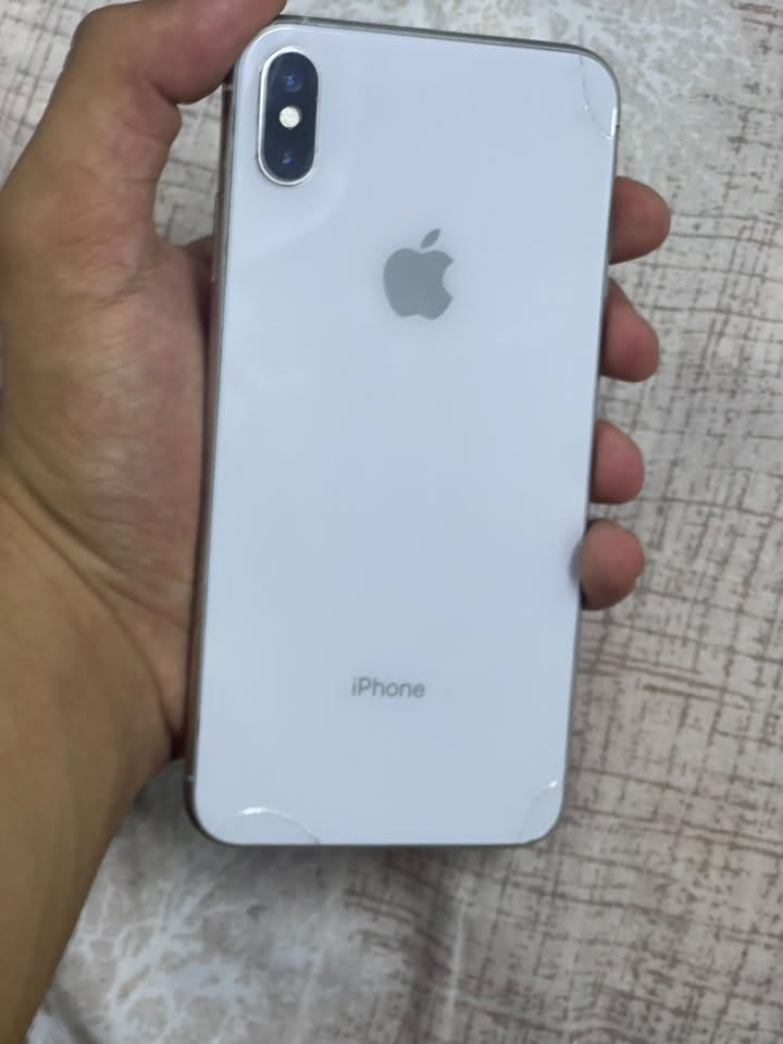 السلام عليكم ايفون XS MAX ذاكره 256 مبدل بطاريه فقط السعر 200 وبي مجال ***********
