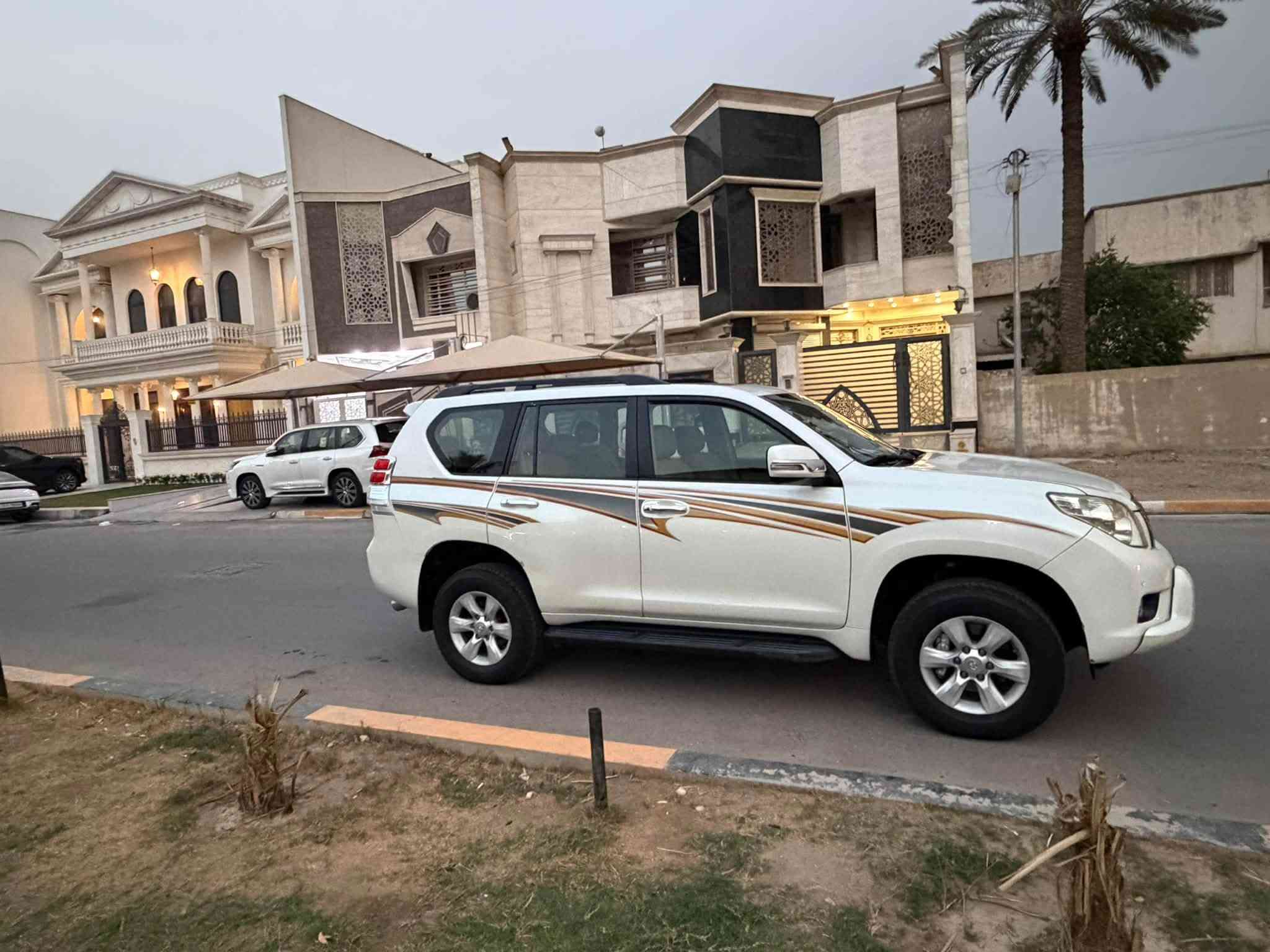 برادو TX.L • ٢٠١٠ • دبل ٧ راكب