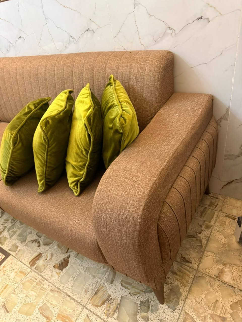🔥🔥رجعنالكم بالجديد مثل ماعودتكم
تخم عراقي اصلي بتصميم تركي ولونه مثل ماموضح بالصوره يتحمل وصخ وجداً مميز وعصري الكعده مالته تكون كلش مريحه ودبل سفنج 

ينفع للهدايا او ديكور مميز وهادئ للبيت 

استخدام اسبوع مابي شخط وعلى فحص وبي ضمان 

حار ومكسب ورخيص🤭🤭🤭🤭 

سبب البيع الحجم الكبير 🫣🧐 

للاستفسار عن السعر تواصل خاص وبي مجال حك الجيه 

*********** 📍
