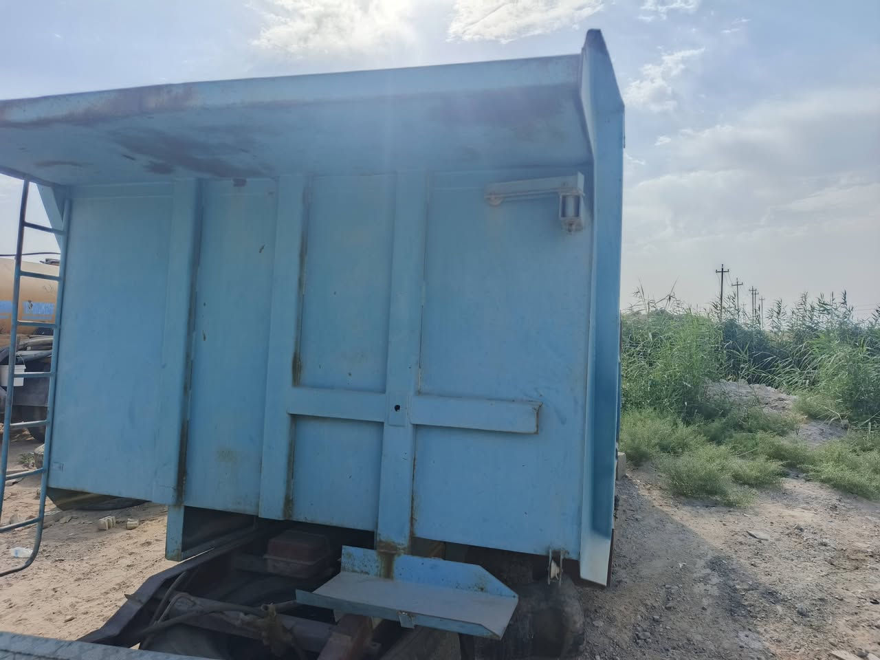 بدي بلادي أزرق للبيع بغداد***********
