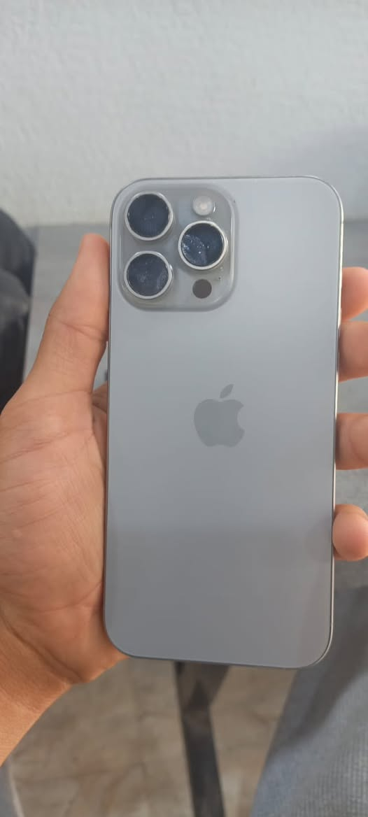 آيفون ١٦ برو ماكس • ٢٥٦ • تيتانيوم