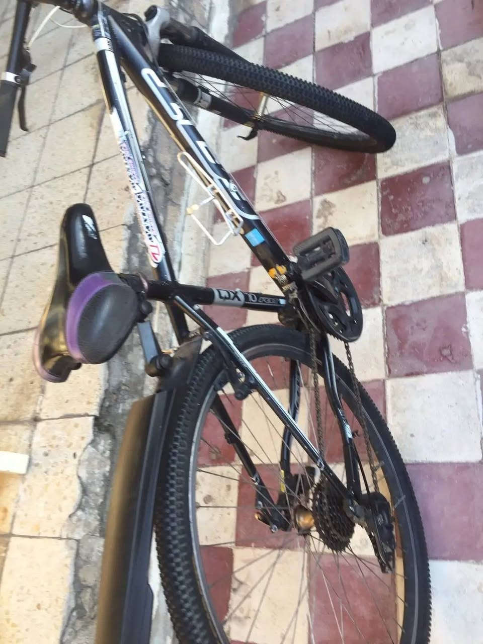 السلام عليكم
بايسكل للبيع فريم الألمنيوم أمريكي 
حجم ٢٩
فئة QX70
البايسكل نضيف
لون اسود بدون اي شخط
للتواصل الرقم
***********
