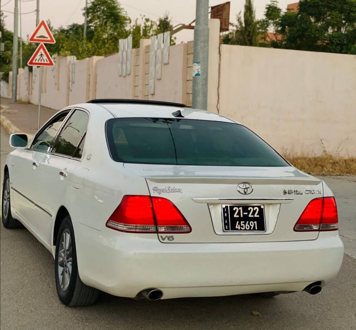 شاهینە 2005 بڕاوە
سێ دووگمە 
گەورە بە گەورە 182
کامل کراوە بە ساج مەلەکی 
سڵایدە
سەیارەکە ڕەقەم یەک جوانە سەقفی شوشەیە 
گێڕ و مەکینە و تەقەو ڕەقە هەمووی گیانی بە شەرت، 
سعری 53 مەجالێکی زۆر کەم
شوێن : هەڵەبجەی شەهید
***********
***********
