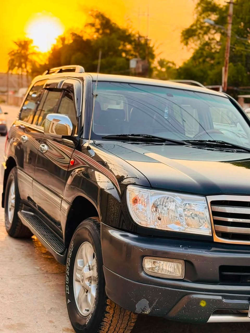 السلام عليكم 😎🔥 بيع فقط 
تيوتا لاندكروز 2007 اصل 
رقم بغداد انكليزي تحويل مباشر 
سونارها جديد موضح ب اسفل المنشور 🔻
عداد المسافه 130 الف 
الموصفات 🔰
محرك V6
شاشه 
كامره 
مقاعد جلد 
وبعد بيها مواصفات 

عنواني 📍بغداد الكاظميه 

*********** ☎️
