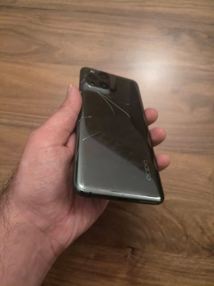 السلام عليكم للبيع oppo faid x3pro مستخدم كسر بل ضهر فقط ذاكره 256/12 عنوان بغداد تواصل على الرقم ***********السعر 200الف
