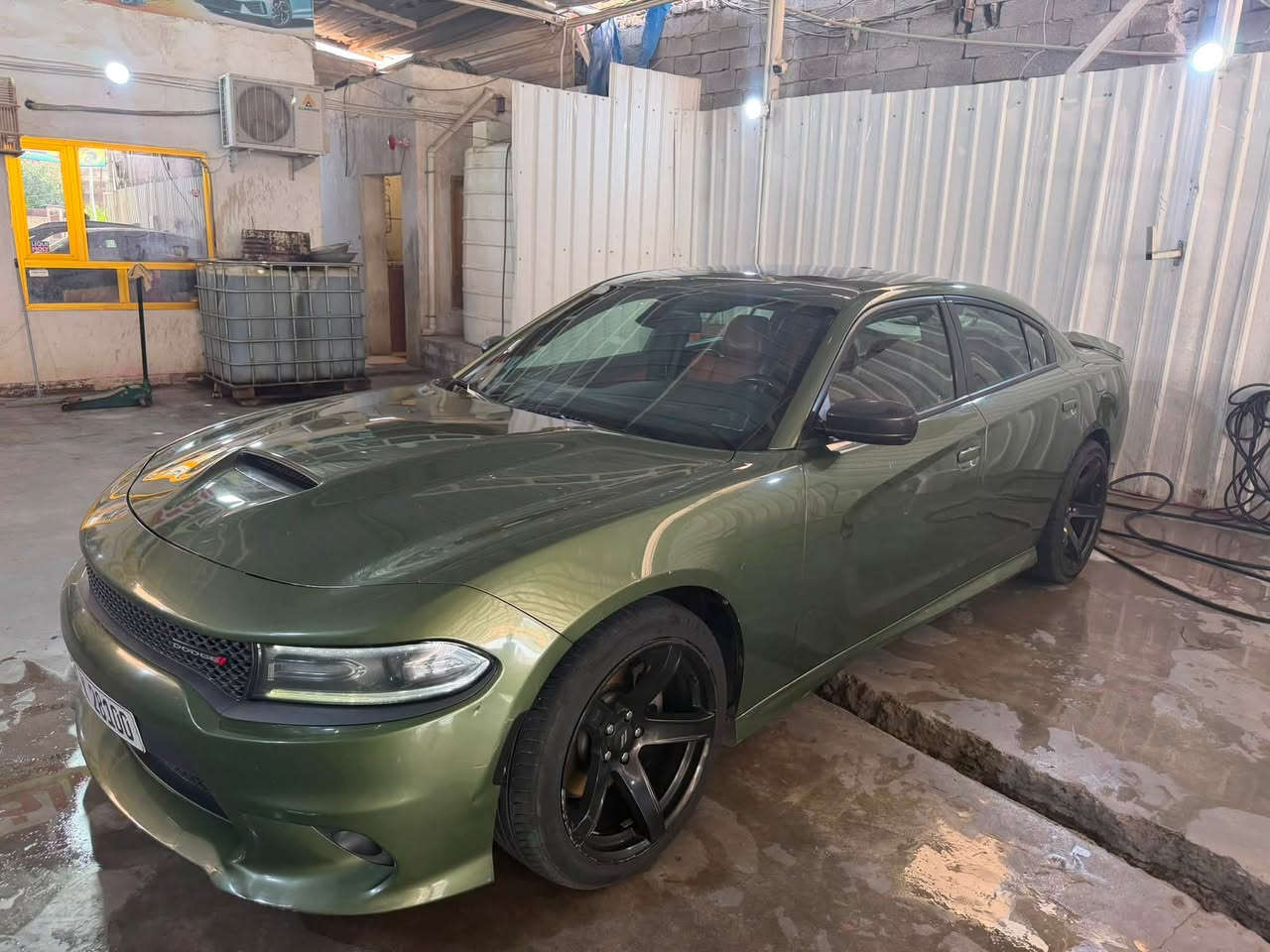 السلام عليكم
جارجر 2019 Gt خليجي رقم بغداد
ماشيه 58 الف ميل 
بدون صبغ بيها بارد نص باب السايق وشبر بالباب الخلفي وبراغي البيبان مفتوحه فقط. وبعض الملاحظات 
مواصفات فتحه كشن جلد دركه كاربون فايبر rpm 
نقصها تخم تاير وحداديه صدر فقط 
السعر 235
مكانها ناصريه مركز
***********
