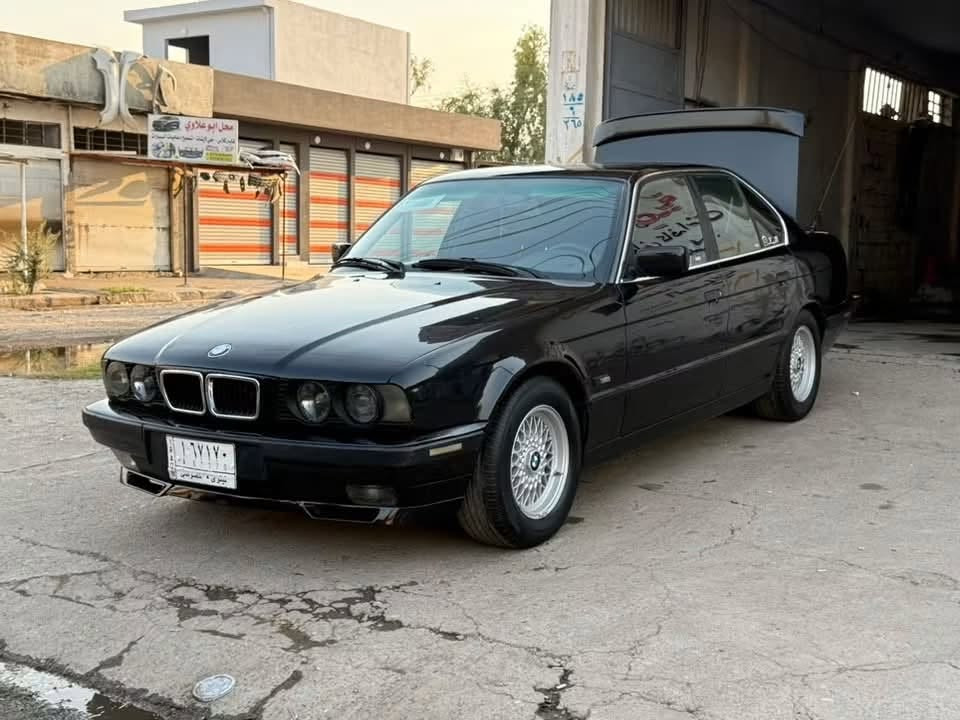 سلام عليكم

BMW525 مسكر فول مواصفات 

(بيع فقط)

موديل 95 اصل

سياره حيل حلوه احلى من الصور 

كير ومحرك شرط 

تبريد قطعتين ثلج 

طخم تاير نضيف 

صدر امامي خلفي فوك النص عمر 

وايرمنيه كلها شغاله 

ضفاير نضيفه ما مجطله 

لايت زينون

مصبوغه جماليه فقط

باقي التفاصل موضحه بل صور 

مكان السياره موصل 
سعر 65
اخي اذا ما تعجبك اعبر المنشور كلمن بل يصرفله 

0***********

نص مكتوب في الصور:
- @.y_.m