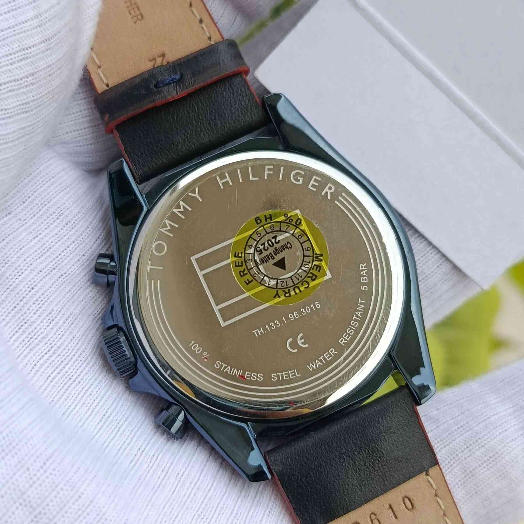 ساعة تومي هيلفيغر Tommy Hilfiger للرجال
 أصلية  وكاله حصرت 
موديل 1791839 Parker لون ازرق و سير جلد طبيعي لون ازرق
القطر ٤٤ ملم 
السمك ١١ ملم 
عرض السير ٢٢ ملم
الرقم المصنعي TH.133.1.96.3016
سناتر شهري - يومي - اسبوعي 
بغداد شارع فلسطين تقاطع النخله مقابل جسر المشاه معرض ساعات رسل

***********
