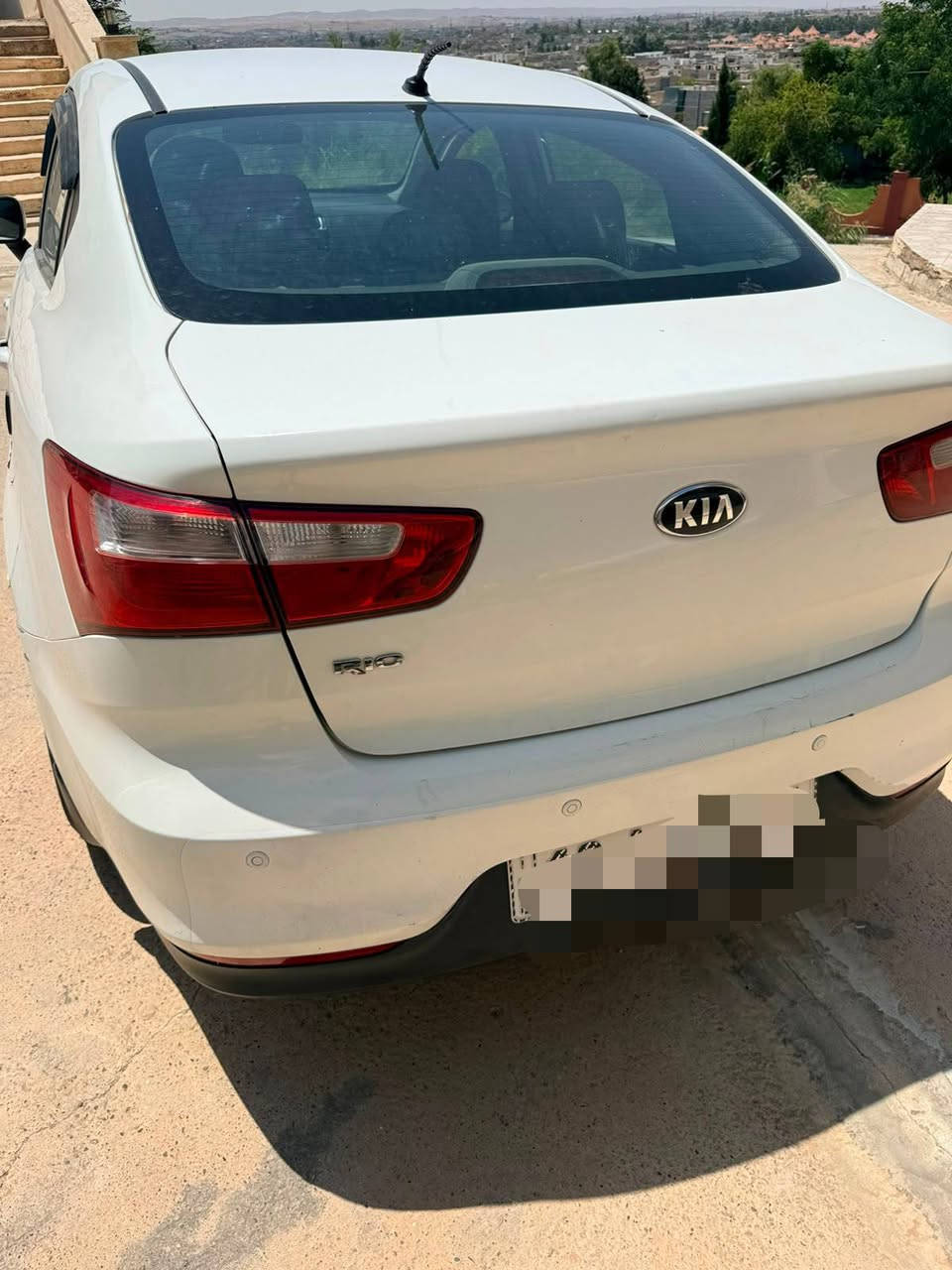 Kia Rio 2017للبيع 
محرك دوش 1.6 
كير AT 
 تبريد ثلج 
كير ومحرك بشرط
 رقم نينوى خصوصي 
مكان السيارة الموصل 
للاستفسار  /***********
