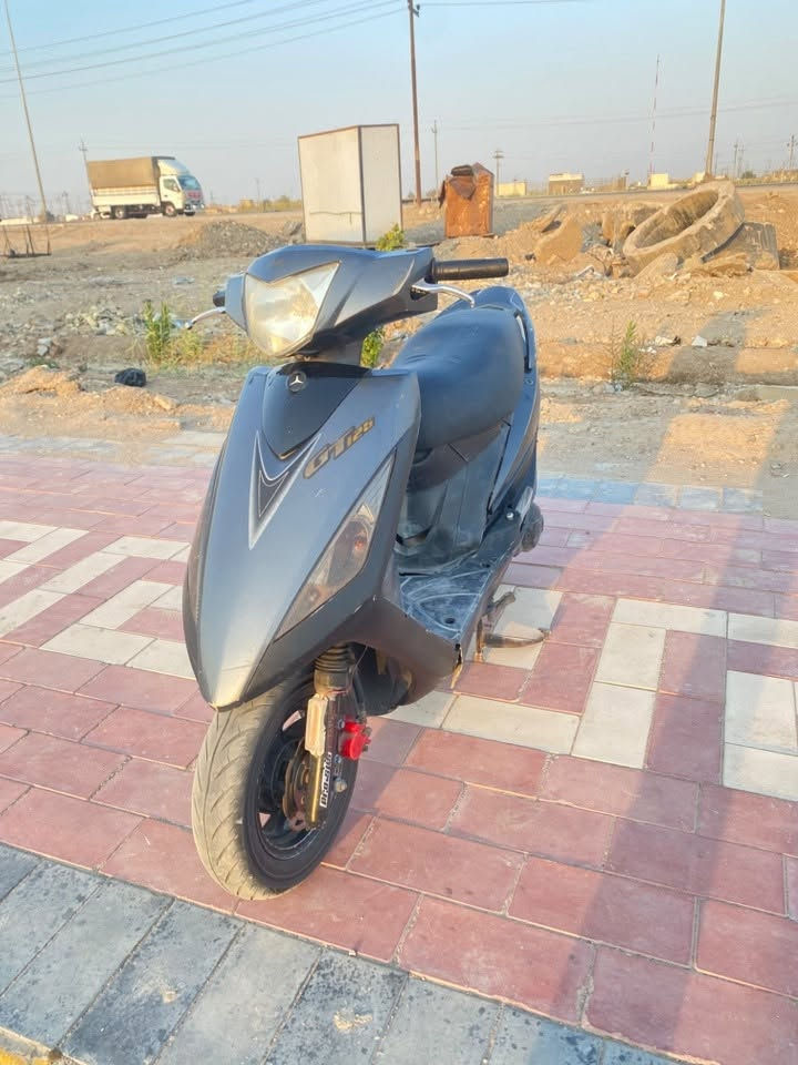 سلام عليكم دراجه ياباني للبيع سعر خاص رقم بي واتساب ***********
