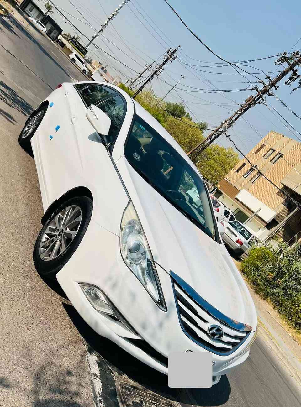 سوناتا خليجي شركه عامه لسيارات 
موديل 2013 
مكفوله من صبغ او بارد تبديل 
محرك 2400 دوش 
داخل عسلي 
شفتات ستيرن
كرسي كهرباء 
قطعتين تبريد 
حساس خلفي 
ويل كب حجم 16 
مري كهرباء 
ماشي 80 الف ع ايدي من هيه زيرو 
رقم بغداد بسمي تلفون ***********

