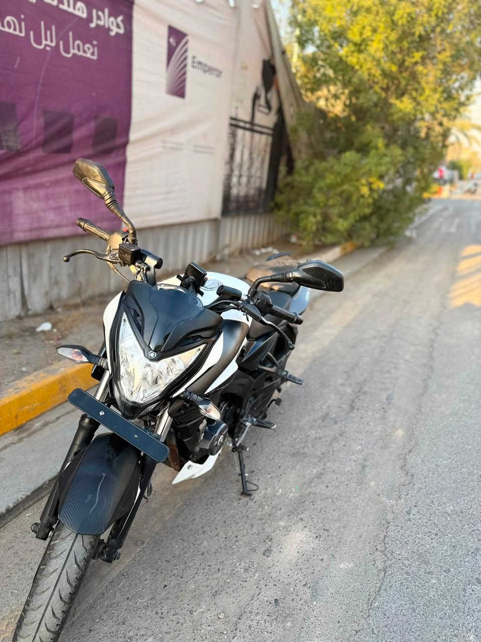 سلام عليكم 
Ns200 للبيع 
الدراجه موديل 2021  
مرقمه وسنويه بأسمي فقط استلام اللوحات ممستلمه 
الدراجه بيهه صوت بلمكينه بس شغاله وتمشي ومتوكفك
مكاني الحرية 
رقمي ***********
السعر مليون و800 وبيهه مجال
