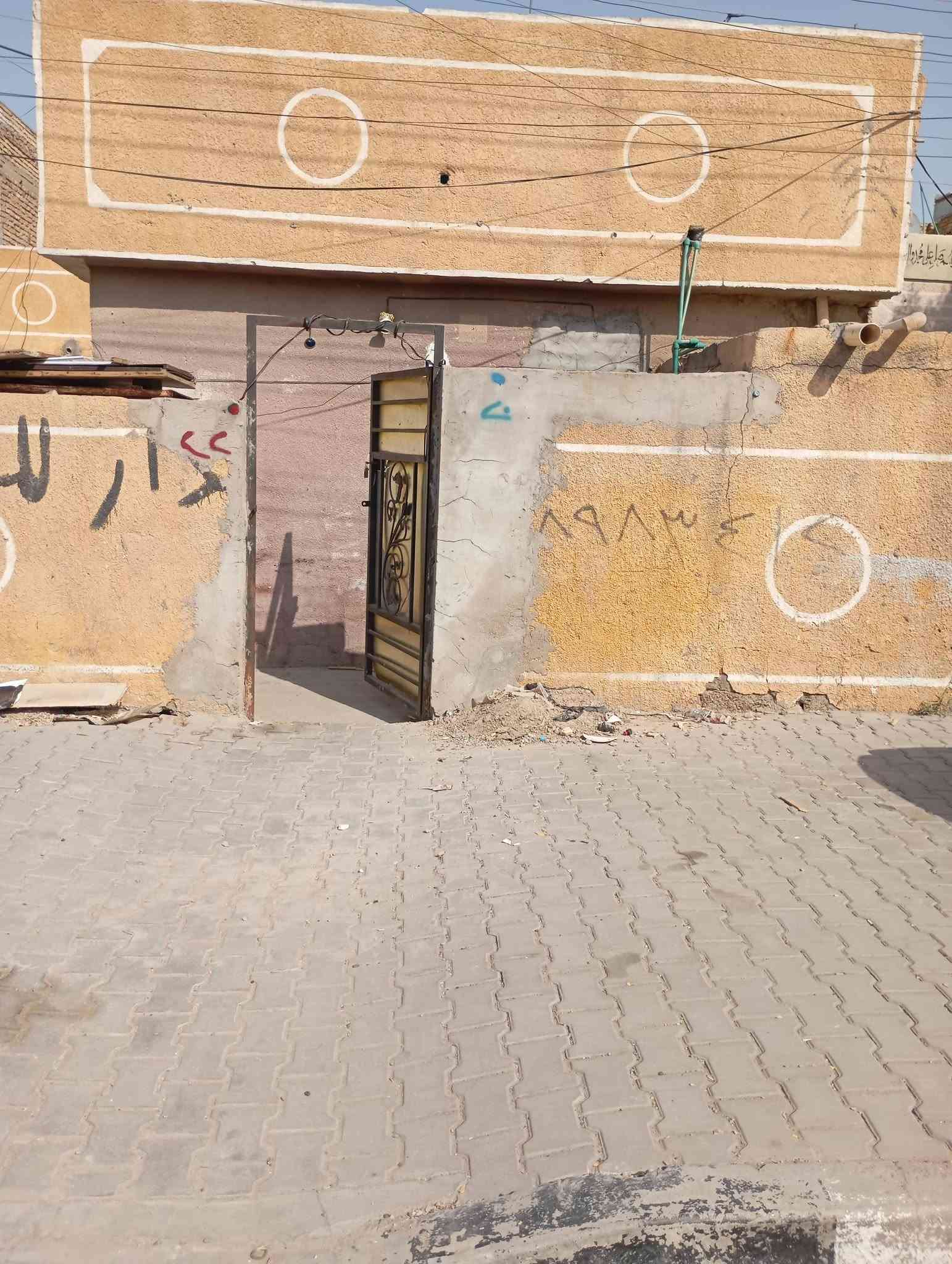 السلام عليكم مشتمل للايجار 175 ألف غرفتين نوم استقبال وملحقات الحسينية قرب مستشفى التركي واتساب ***********@
