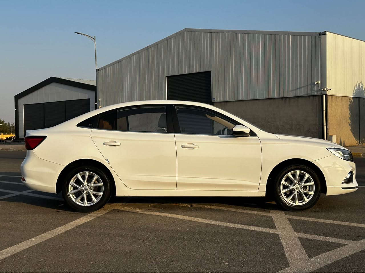 mg 5 مواسەفات کۆنفۆرت  مۆدێل 2023 سەیارەکە 85000 ڕۆشتووە بێ بۆیاخ بێ چاڵ یەک پیدی ئاری بچکۆلەی هەیە نرخی 98 مەجالێکی زۆر کەم *********** السليمانية, العراق
