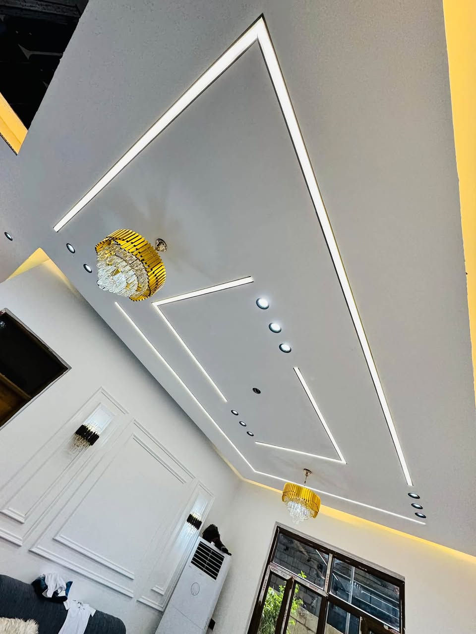 ✨ الإبداع يبان بالتفاصيل، والفخامة عنوان شغلنا ✨🏡

من أعمالنا، تم بحمد الله إكمال هذا البيت بأجمل اللمسات وأرقى التصاميم ❤️🔥

 🤍

📞 الاستفسار:
***********

ذوقكم علينا، والتنفيذ بإيدينا ❤️✨

#ديكورات #لمسات_فنية #ديكور_عصري #شغل_متقن
