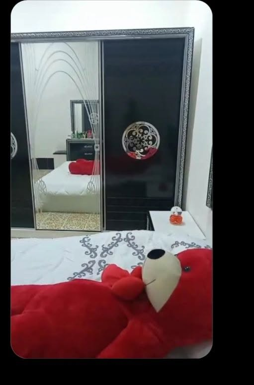 غرفه نوم للبيع تركي سعر مناسب بيع مستاجر ***********وتساب مكاني حي لانتصار
