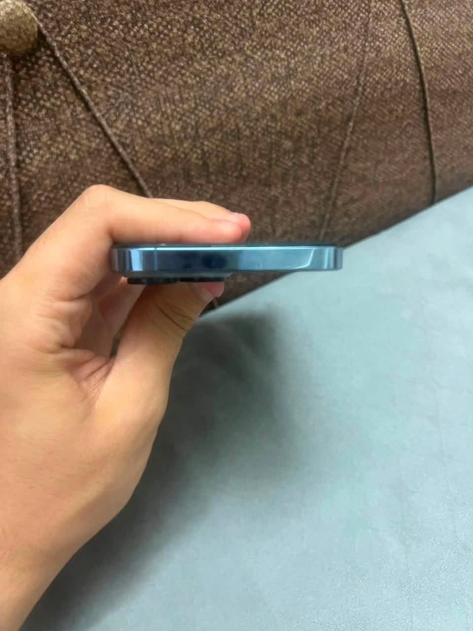 ايفون 13 برو ماكس تليفون جدا نضيف نضافه فول ضهر وشاصي تليفون مبدل شاشه (عاديه) فقط انتبه عاديه  باقي اصلي كامره اصليه وبطاريه اصليه انسه شحن فقط شاشه عاديه تليفون كله شغال فيس ايدي شغال ذاكره 256 بطاريه 100 شرق اوسط نموذج M مكان بغداد لكرخ سعر 400 مجاله بسيطط رقم ***********
