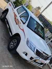 تويوتا هايلوكس • محرك ٢.٧ • دبل ٤×٤