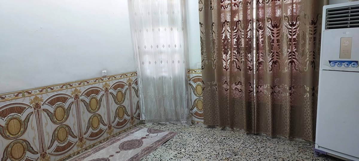 ١٣٠م • غرفتين • حي اور