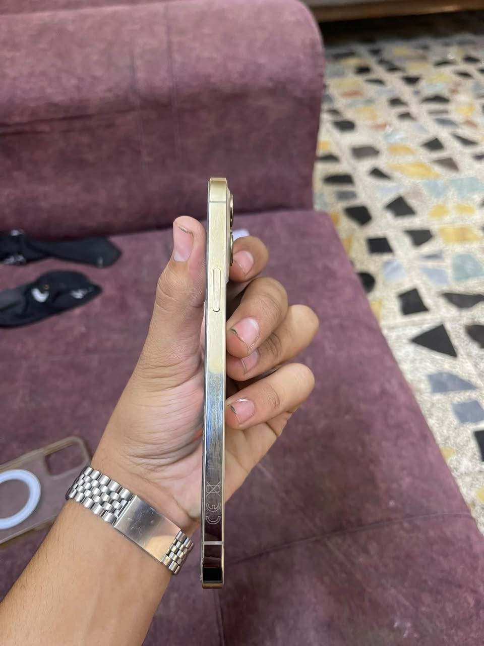 آيفون 12 برو ماكس • ٢٥٦ • مكسور ضهر