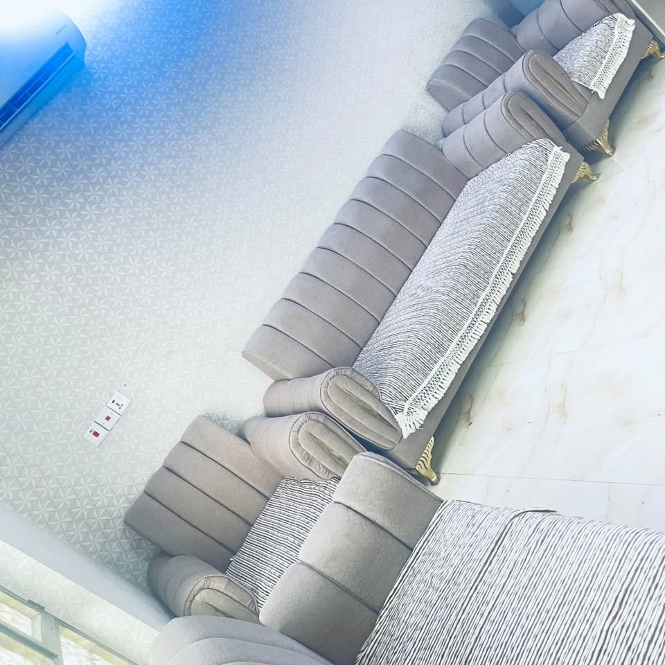 السلام عليكم تخم تفصال لللبيع  سبع مقاعد مع طبلات العنوان الشعب التجار تواصل واتساب فقط ***********
