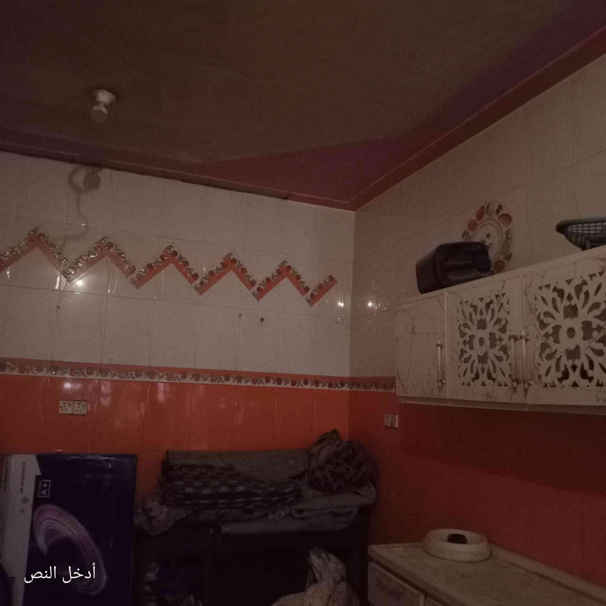 بيت زراعي 200م طابقين كاع الدبوس
قرب (ام عواد العارفة)
 ثالث فرع بعد الجسر
بيت نظيف بناء طابوق عكاده 
ثلاثة غرف وصالة واستقبال( ومطبخ حار وبارد)(وصحيات داخليه وخارجية) وساحة خارجيةوترك خلفي 2م 
 مكان جيد وقريب للسوك
السعر 90 وبي مجال
***********
