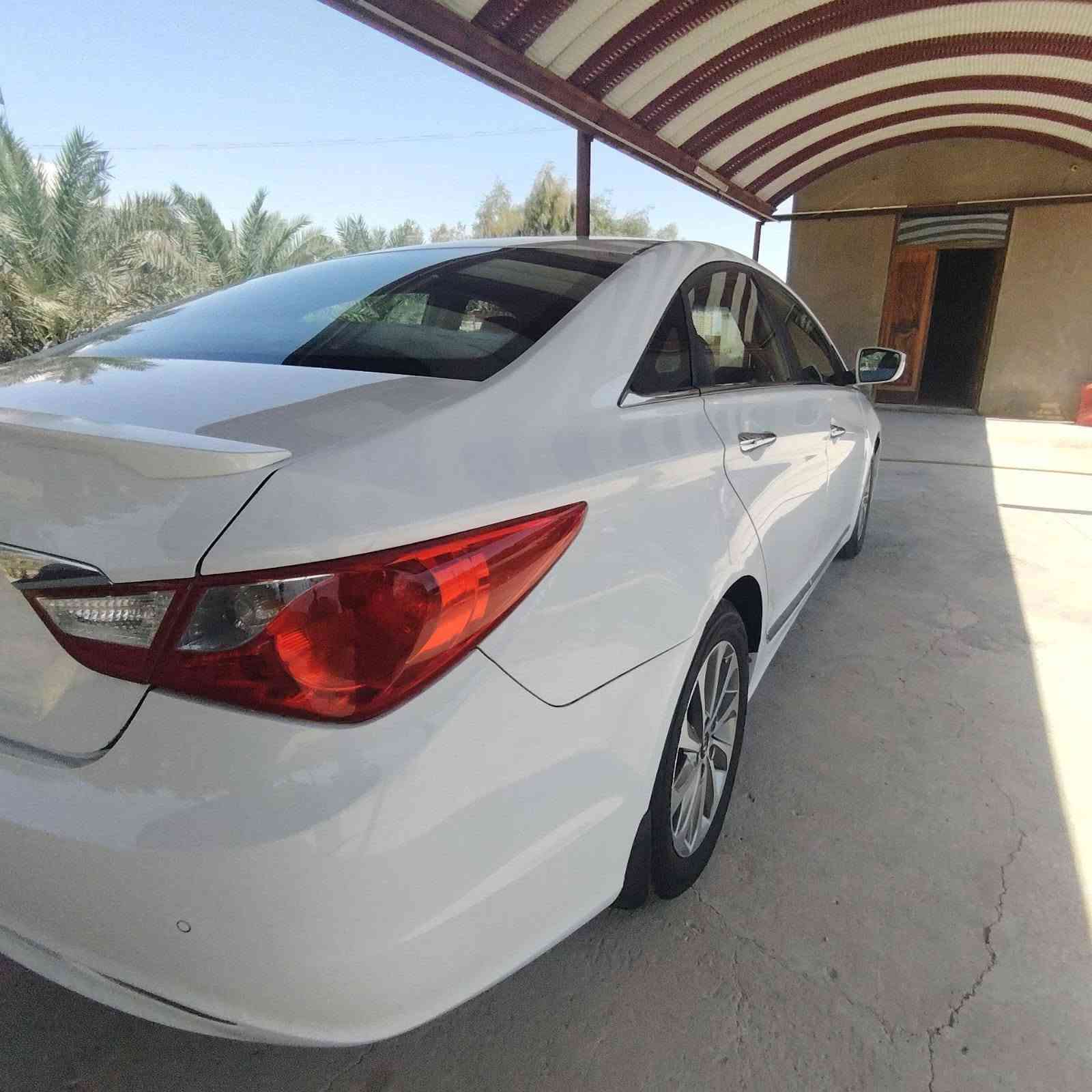 السلام عليكم سوناته 14 رقم بغداد تحويل مباشر  سياره خليجي جديده ومكفوله محرك ما مفتوح 2400 دوش السياره مكفوله كفاله عامه لستفسار نتصال ***********
