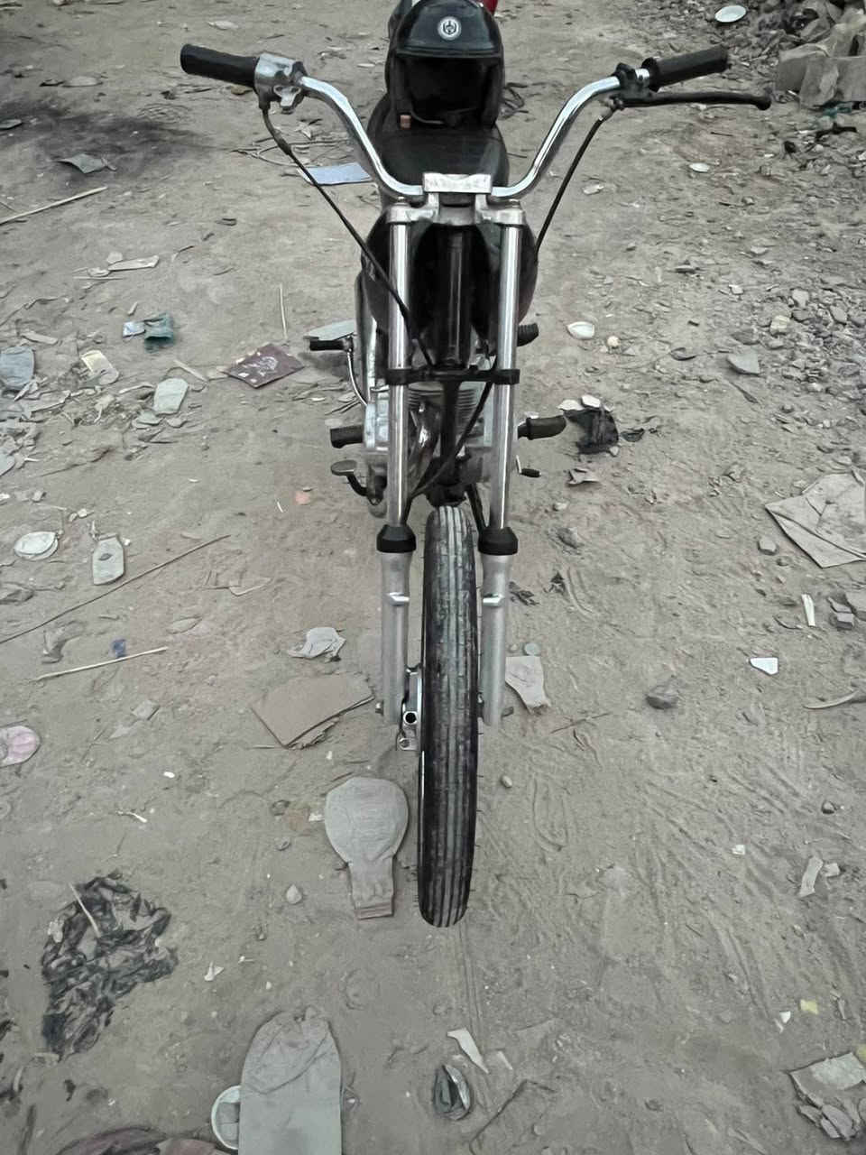 سلام عليكم دراجه نامه شلامجه مكينه نامه اصلي مجفته جديد دراجه ناعمه تخبل رزانه بلشارع جاهزه  الدراجه ماعوزه شي كبل للشارع عنواني بصره امن الداخلي السعر 350وبيه مجال ***********
