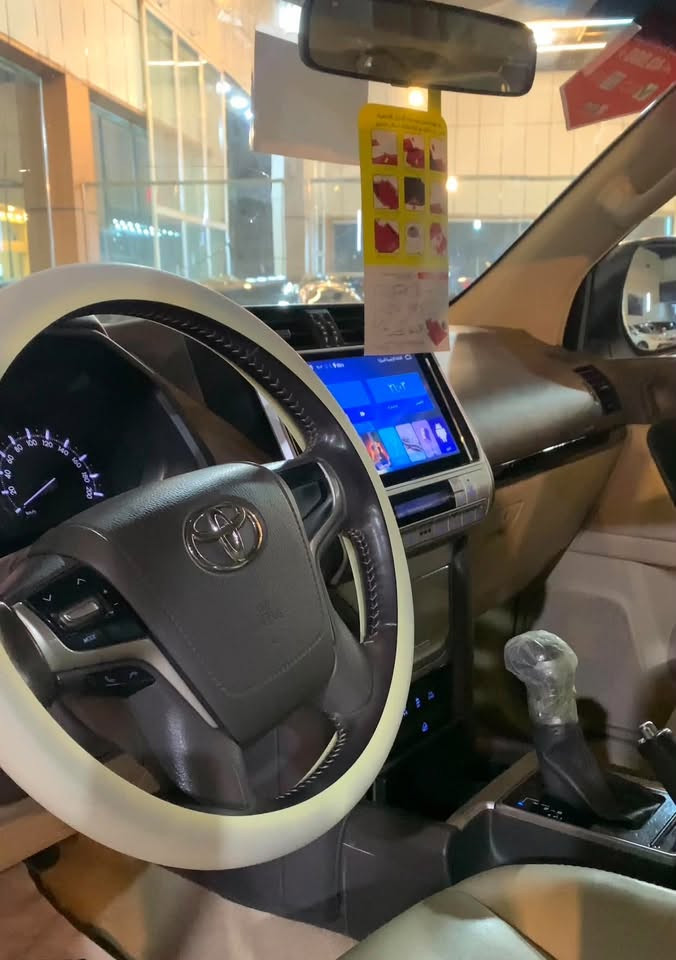 برادو موديل ٢٠٢١
فول مواصفات xlt
كشن جلدفتحة ثلاجة
بصمة
شركة جيهان
بدون صبغ مكفول من كلشي
ماشي ٧٢ ألف 
السعر ٤ شدة و بي مجال بسيط ￼
***********واتس أب بي
