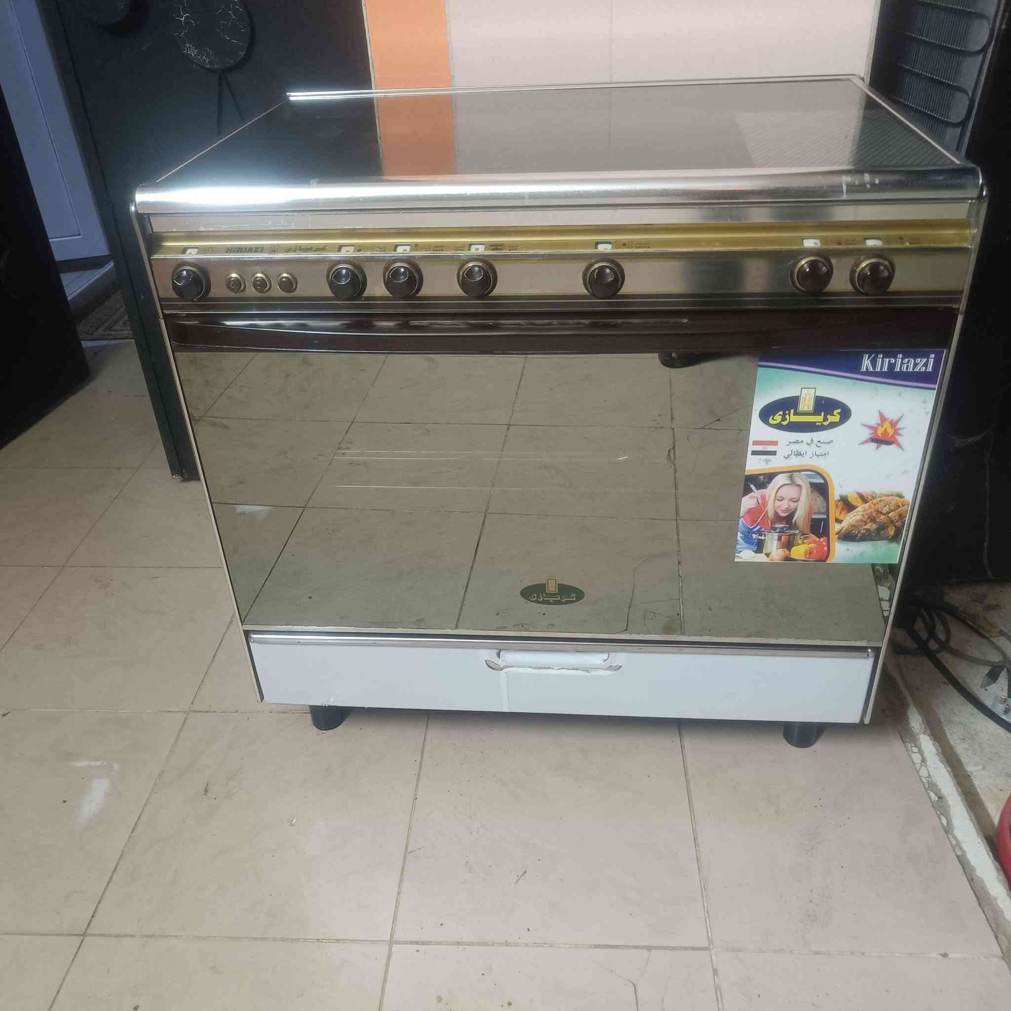 طباخ كريازي مصري شرط باب أول وشرط كله عل بلاد السعر وتواصل ***********
