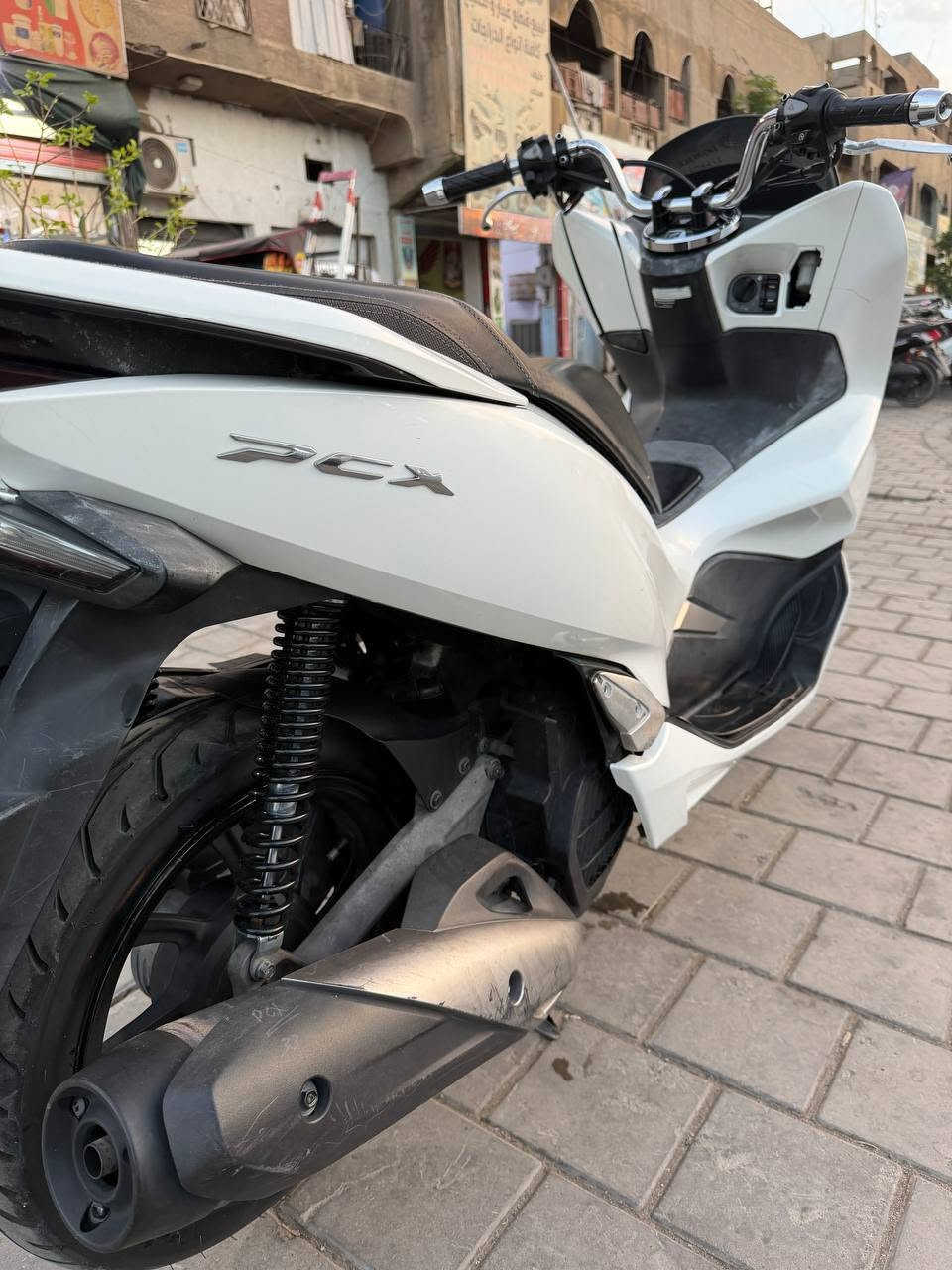 ‏سلام عليكم
‏جيل ثالث كوري PCX
‏مكينه 125 
‏ماشيه 27 الف
‏مكفوله كفر ومكينه 
‏دراجه جديده مابيها نقص 
‏السعر 13 ونص ورقه 
‏العنوان بغداد حي البتول قرب فلكه حي النصر
‏واتساب اتصال *********** 📱
‏
