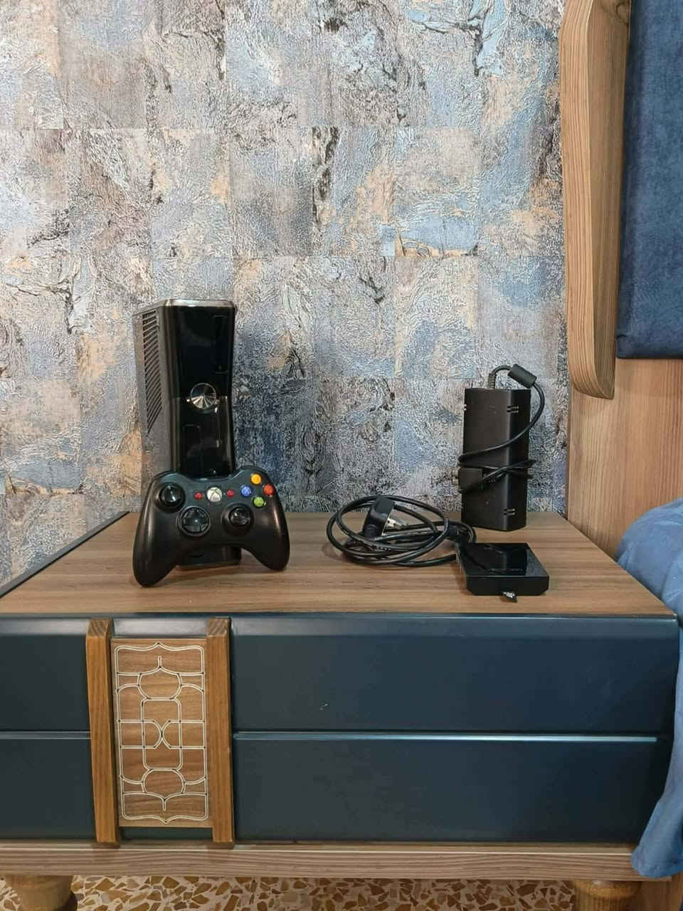 🔥 للبيع Xbox 360 بحالة ممتازة 🔥

✅ الجهاز نظيف ويعمل 100%
✅ جاهز للعب مباشرة
✅ مناسب للأطفال والكبار
✅ يشغل ألعاب كثيرة
✅ يأتي مع جميع الملحقات الموجودة بالصورة
✅ يأتي معا ثلاث يدات كلها بلوتوث و اصلية 
✅ يحتوي على 91 لعبة كلها العاب مشهوره
✅ الجهاز ما مفتوح و لا مصلح 
✅ الفحص والتجربة قبل الشراء متوفر
💰 السعر: (115 قابل للتفاوض)
📍 الموقع: (موصل_ حي العربي)
📩 للاستفسار راسلني على الخاص الاتصال على الرقم ***********

إذا تبحث عن جهاز ألعاب بسعر مناسب و بحالة ممتازة، فهذا خيار يستحق  المشاهدة
