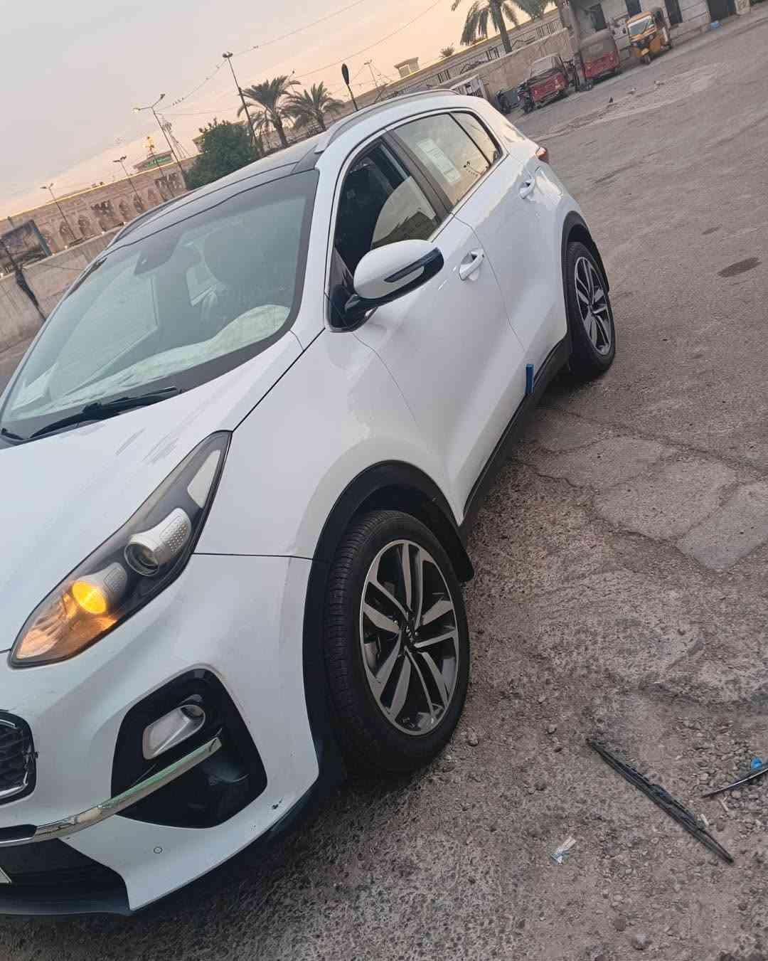 كيل سبورتج موديل 2020
السيارة خليجية محرك 2000 المرغوب 
 مكفولة السيارة من محرك او صدر

فول مواصفات الاخير ✅
 فتحة سقف بانوراما 
مري شفط حساس امامي خلفي 
بصمة عدد 2 
بسمي سنوية تحويل مباشر 
رقم جديد هزة جديدة 
بيها بارد بصيط جدا عكس باب السايق 
كشنات كهرباء تبريد تدفئة
 او تبريد امامي خلفي قطعتين 
يعني السيارة مال جناي 

سعرها 🟧 تعليق يصلك مباشرة 

عنوان السيارة بغداد
هاتف ***********
***********
