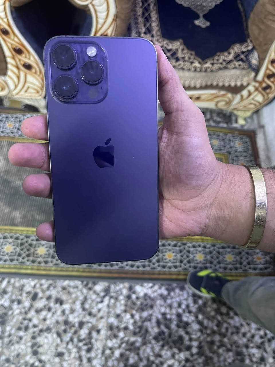 للبيع آيفون 14برو ماكس 
ذاكرة 256
بطارية 87
الجهاز نظيف جداً 
(مبدل فقط بورد)
وياه كارتونه وشاحنة
السعر 750
مكاني بغداد مدينة الصدر
رقم الهاتف ***********

متوفر واتساب
