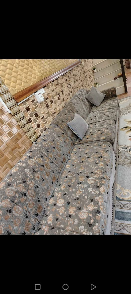 تخم 8 مقاعد ديوان تركي قديفة اصلي جدا نظيف السعر 275 بي مجال بغداد الحبيبية الشراي يتصل واتساب وبالخدمة بغداد, العراق
