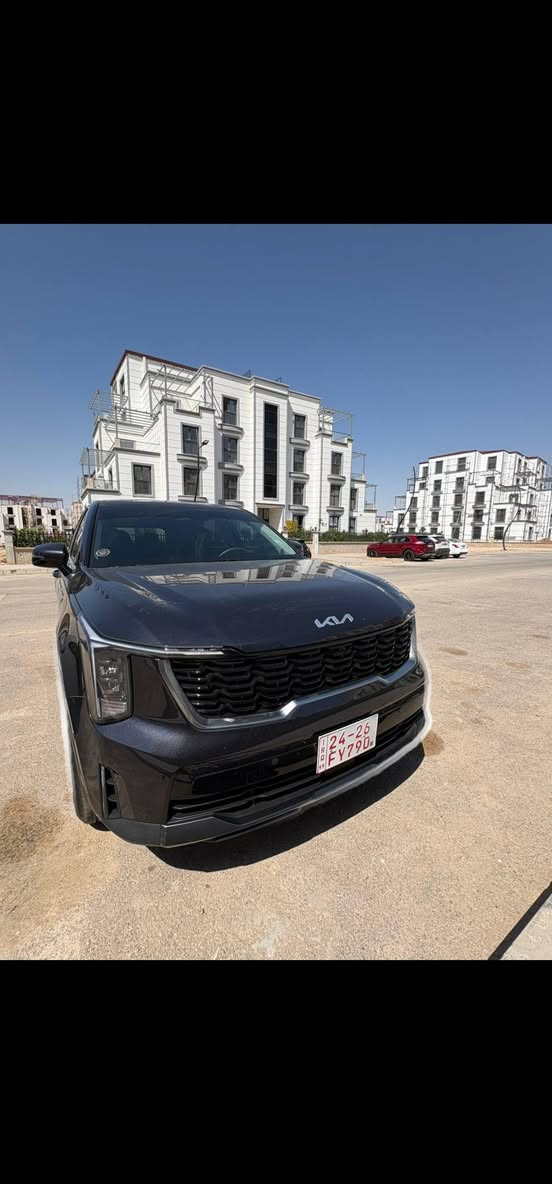 كيا سورنتو 2025  LX  ماشيه  16800 بيها قطعتين صبغ وشويه تعديل بالبنيد  بدون دواخل  بجم وظهر كبس   سياره  جاهزه  مابيها نقص برغي ترايها مال زيرو   العنوان اربيل .   *********** أربيل, العراق
