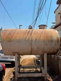 من رخصه الادمن تانكي كاز 2000 لتر نظيف جداً للبيع . العنوان بغداد شارع...