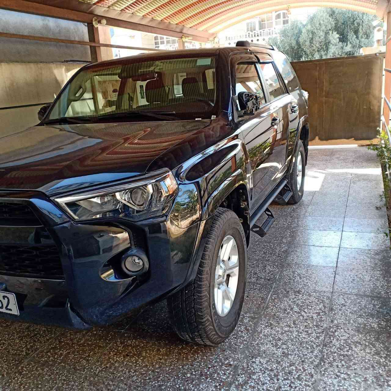 تويوتا فور رنر وارد امريكي  مواصفات S 5 لون اسود موديل 24 تو ويل مرقم بغداد حادث امامي مبدل بنيد فقط ايرباك ستيرن و بردة طاك وراجع سستم السعر 260 وبيه مجال للشراي للاتصال *********** بغداد, العراق
