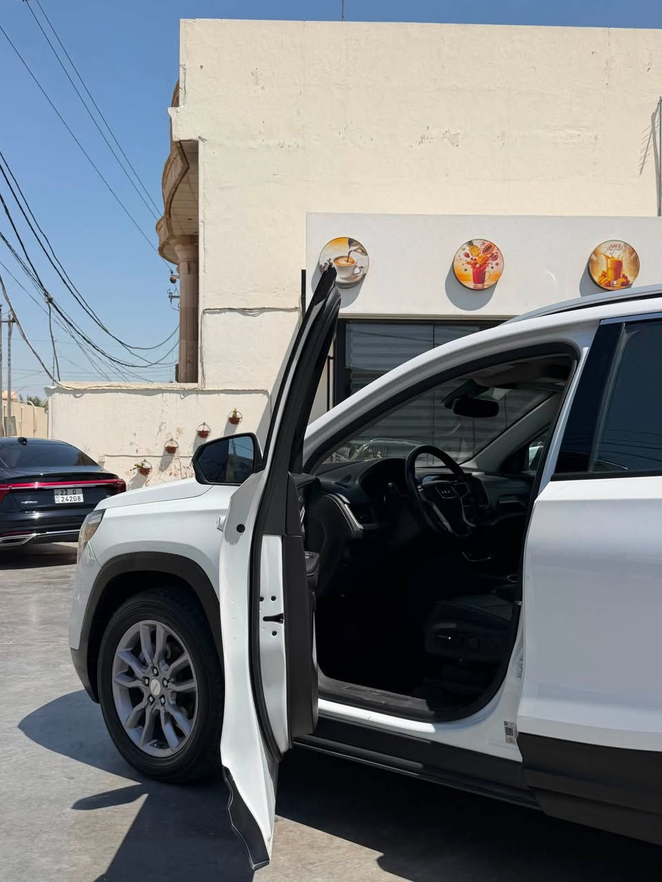 الحلوة للبيع …
السلام عليكم 
GMC تيران 2022 
اعلى اعلى مواصفات 
كامرات 360 
داتا شو
كشنات خزن كهرباء
محرك 1.5⚡️
رادارت 360 
وقوف تلقائي ( Auto stop)
بانوراما
هيتر سيرن 
تحكمات ستيرن 
كروز سرعة
دفع رباعي (AWD)
حساس كشن للتنبيه
3 انضمة قيادة 
سماعات Bose
جنطة كهرباء وبيها تمرير بالقدم تكدر تفتح الجنطة
اوتو هولد
تشغيل عن بعد
ابل كاربلاي واندوريد اوتو

غير المواصفات اللي ممذكورة !! السيارة ماشية 40mi بيها صبغ قطعتين بدون اي ضرر داخلي رقم اربيل تريد وكالة تحويل والسيارة بحالة فوق الممتازة وبصيانة واستعمال نضيف جداً السعر 197 مع مجال بسيط مكان السيارة النجف الاشرف للتواصل *********** او المراسلة على الخاص
