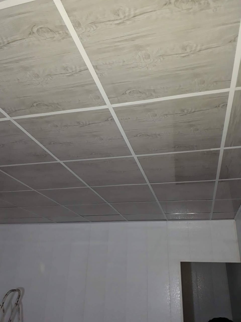 السلام عليكم شباب عمل سقف ثانوي وتغليف جدران هاذه رقمي للتواصل  ***********

