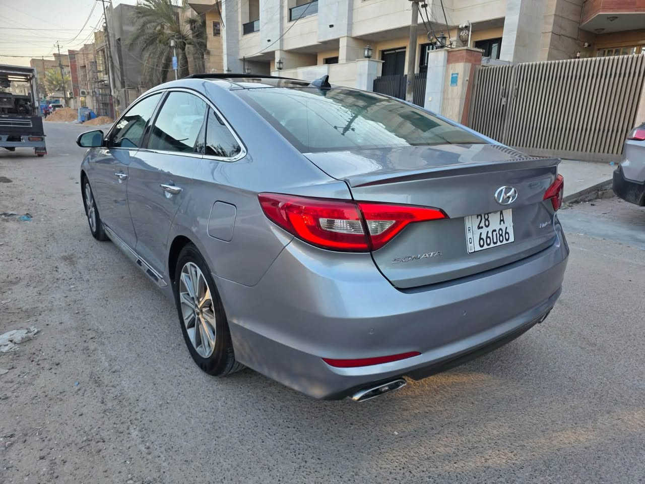 سوناتا 2016 وارد امريكي حادث بنيد مبدل اصلي نفس اللون وجاملغ والباب كلير فقط بدون دواخل شرط بيه مكانين بارد صغار  اعلى مواصفات vip 
بصمه تشغيل بصمه ابواب بصمه جنطه بناوراما قطعتين تبريد شاشه وكاميرا دواره وفول تحكمات داخل صاج بك لايت لد بجم لد لايتات زنون اصلي شركه سماعات انفنتي ودمام بجنطه بلادي سايد بريك بصمه ٣ انظمه قياده اوتو هولد كشنات جلد وتدفئه وتبريد وكهرباء وذاكره بالكشنات ٤ رادرات حساسات خلفيه بردات بلاديه خلفيه ستيرن تدفئه مري قلاب وبيه هواي مواصفات تخم تاير جديد توني شاده كومهو اصلي كوري وصدر امامي خلفي جديد وياهن زوج درايم شفتات محرك 2400 Gdi مجفت عام درجه اولى كلفني مليون ونص اويل بم شديت الصغير وكازكيت عالي شرط تبريد وبج بدون دوانز بانزين عادي مكاني بغداد الدوره رقم نجف تحويل في بغداد السعر 120 ورقه 
  للاتصال ***********
