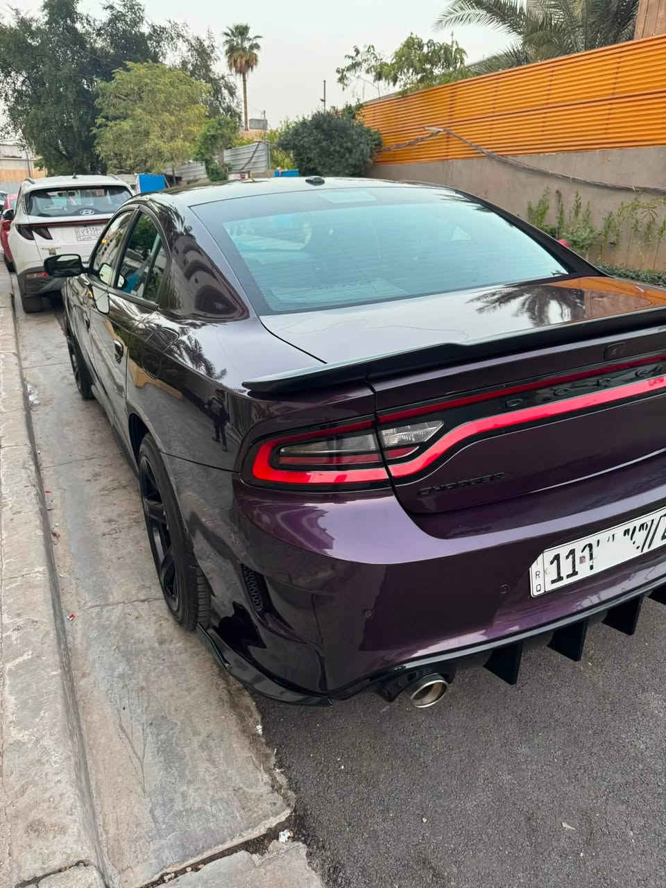لام عليكم دوج چارچر موديل 2022 الون بنفسجي ماشيه 50800 كيلو مواصفات SXT  محرك 3600 vvtكامره حساس كشن كهرباء شاشه تحكم ستيرن كير 8 نمره بصمه تشغيل عن بعد  تبريد قطعتين ثلج سياره كلها بلاديه جديده جدا حادثها خلفي كلش بسيط بدون ايرباك وتحديث بنيد ودعاميات GT 
رقم بغداد 11 بسمي تحويل مباشر 
مكان سياره بغداد 
سعر 260 بيها مجال 
غير متواجد فيسبوك 
اتصل ***********
@إشارة
