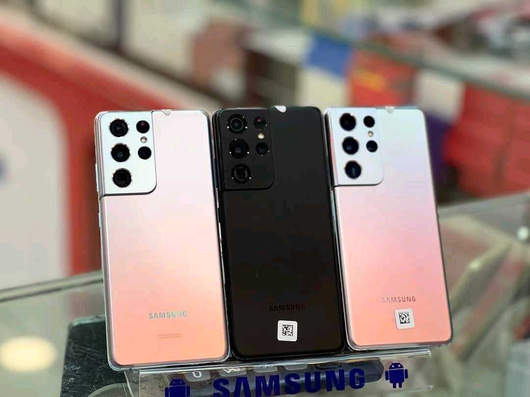 الجهاز الاصلي من سامسونج توفر 
سامسونج s20 الترا نسخه 5G
و s21 الترا نسخه 5G
 الشاشة: Dynamic AMOLED 2X بمقاس 6.9 بوصة، بدقة QHD+ ومعدل تحديث 120Hz.
المعالج: Exynos 990 (لنسخة الشرق الأوسط) 
الكاميرا الخلفية (رباعية): أساسية 108 ميجابكسل + ت 48 ميجابكسل (زوم حتى 100x) 
الكاميرا الأمامية: 40 ميجابكسل.
الذاكرة والتخزين: رام 16 جيجابايت / مساحة 128 
البطارية: 5000 مللي أمبير وتدعم الشحن السريع قدرة 45 واط والشحن اللاسلكي. 
السعر 340 الف
بغداد زيونه ربيعي قرب مجمع البركه 
***********