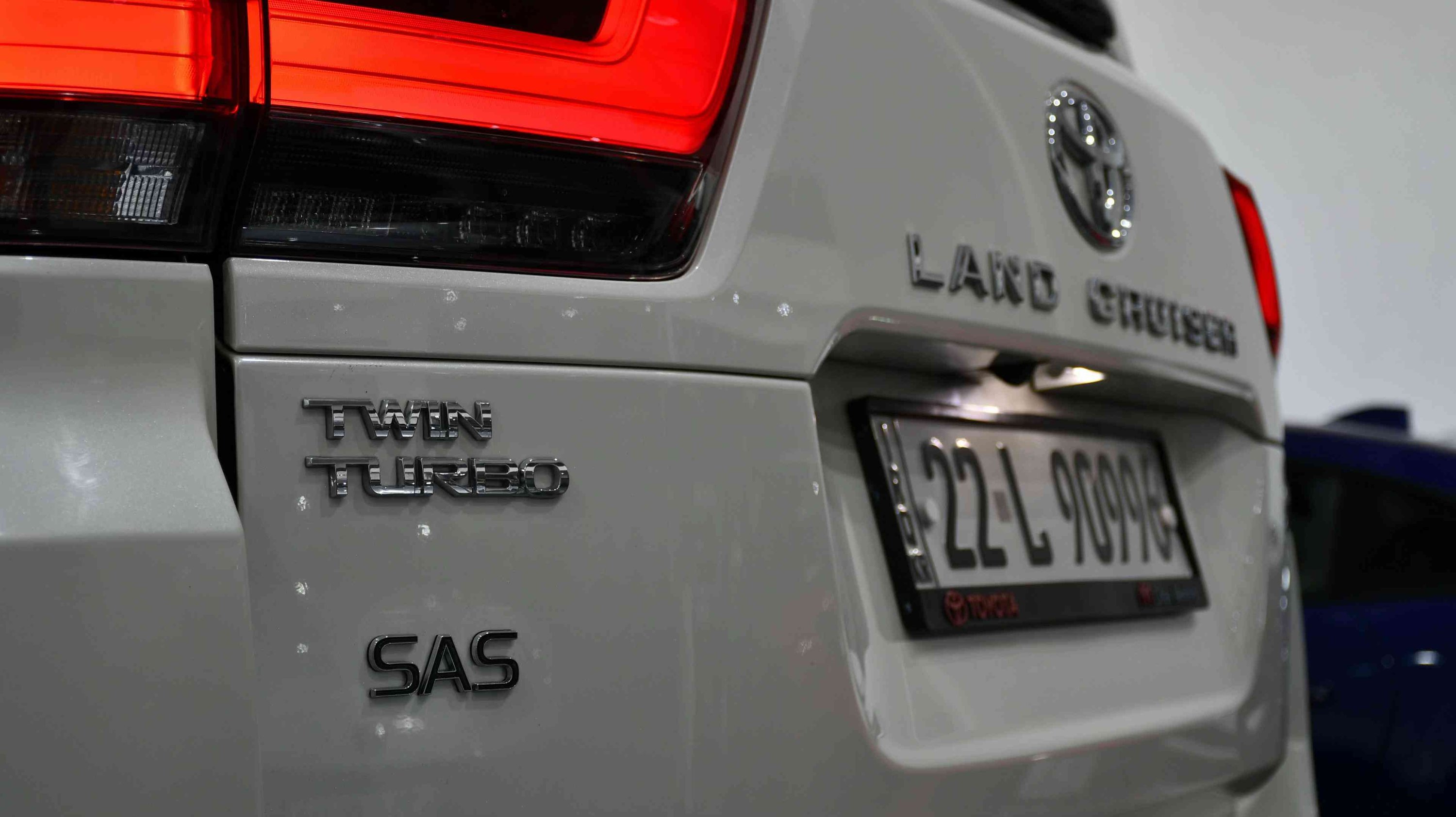 � للبيع | Toyota Land Cruiser GXR 2023 Twin Turbo لاندكروزر موديل 2023 وارد شركة جيهان – العراق 🇮🇶 فئة GXR Twin Turbo ✅ ضمان الشركة ✅ الممشى: 73,000 كم ✅ السيارة بحالة ممتازة 🔧 يوجد مكان صغير جداً تعديل PDR 💰 السعر: 618 ورقة 📞 للتواصل والاستفسار: ***********
