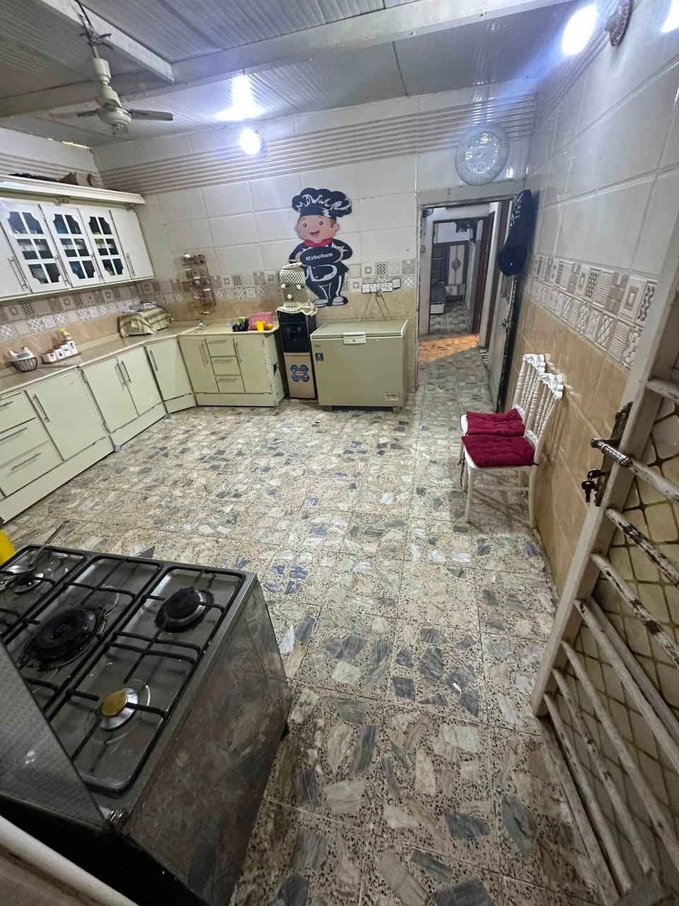 دار تجاوز للبيع ٢٠٠ متر بناء جديد الاستفسار ***********
