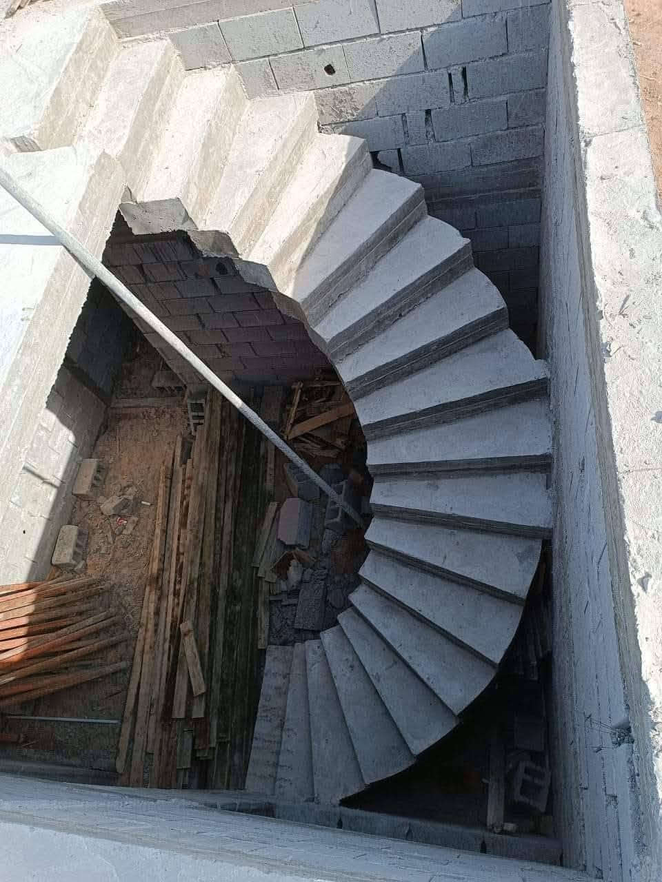 بـنـاء هـيـكـل او مـفـتـاح 🔑
يـبـدء الـعـمـل مـن مـعـالـجـة الـتـربـه 
صـب اسـاس 60×40 
الـشـيـش الايـرانـي  الـروهـيـنـه
ارتـفـاع الـبـتـلـو مـجـاور الـمـنـازل 
مـع ابـواب وشـبـابـيـك تـفـصـال جـنـل ٤مـ٢ــلـم درجـه اولـى والـمـديـل والـنـقـشـه
حـسـب راي صـاحـب الدار 
صـب ربـاط فـوق الابـواب 20فـي30
مـع بـنـاء ارتـفـاع ٣ونـص 
مـع سـقـف والـدرج وشـبـكـة كـهـربـاء 
وصـب الـبـيـتونـه والـمـنـهـولـه والـدنـك للـبـاب الـخـارجـي 
يـنـتـهـي عـمـل  الـهـيـكـل 
يـبـدء الـتـشـطـيب 
مـن تـئـسـيس الـمـاء والـمـجـاري والـكـهـربـاء بـوري مـاء نـوع تـركـي مـع الـصـحـيـات  الـجـيـده مـع بـوري مـجـاري ابـو 4عـراقـي 10 بار مـع بـوري كـهـربـاء نـوع الـفـرحـات مـع وايـر تـسـلـيـك الامـتـحـده والـنـقـاط حـسـب الـرغـبـه
مـع صـب الارضـيـه صـبة نـظافــه ومـعـالـجـتـهـا مـن الارضـه قبـل اللـبـخ 
ولـبـخ الـمـنـزل مـن الـداخـل والـخـارج يـكـون لـبـخ الـسـقـوف بـالـجـص والـبـورك 
والـجـدار بالاسـمـنـت والـبـورك
مـع تـطـبـيـك سـيـرامـيـك الارضـيـه والـجـدارن الـمـطـبـخ والـصـحـيات فـقـط سـعـر الـسـرامـيك لايـتـجـاوز 7 الـف للـمـتـر الارضــي والـجـداري
  تـقـطيع وصـبـغ الـواجـه بالـفـوم الـتـركـي الـبـسـيـط 
وربـط الكـهـربـاء كـامـلـه  والـصـحـيات الـنـوع الـجـيـد الاردنـي والـتـركـي كـامـلـه
وشـد ابـواب الـخـشـب وابـواب الـبـي بـي سـي للـصـحـيـات ويـكـون سـعـر الـبـاب لايـتـجـاوز 150 الـف
مـع ٢ تـانـكـي مـاء 1طن للاسـالـه الـسـعـر 100الـف 1طـن مـاء حـلـو الـسعـر 100الـف
والـسـطـح ايـزوكـام سـعـر الـمـتر 5الـف مـع تـطـبـيـك الـسـلـم مــرمــر سـعـر الـبـايـه مـع مـرايـه 20الـف  مـع مـحـجـر اللـمـنـيـوم ٤خـطـوط سـعـر الـمـتـر 50الـف
وشـد الـجـام 
وربـط مـغـسـلـه داخـلـيه وخـارجـيـه لايتجاوز سـعـرهـا ٥٠ الـف
مـع كـيـزر حــسـاوي ١٢٠لـتــر الـسـعـر 100الـف
مـع شـد مــراوح الـغـرف
 وصـبـغ الابـواب الـحـديـد مـع شـد 
كل غـرفـه ٤ كـلـوب انـاره الـسـعـر 7الـف
مـع مــروحه نـوع تـركـي الـسـعـر 50الـف 
سـعـر الـخـلاط لايـتـجـاوز 25الـف
سـعـر الـغـربـي لايـتـجاوز 125الـف
يـحـق لـصـاحب الـدار اخـتـيـار الاشـيـاء اذا كـانـت لاتـخـالـف الاسـعـار الـمـتـفـق عـلـيـهـا
ابـو حسين  الـعـامـري للـمـقاولات
هاتف 

#واتــســاب ‎***********
او تــــصــال

