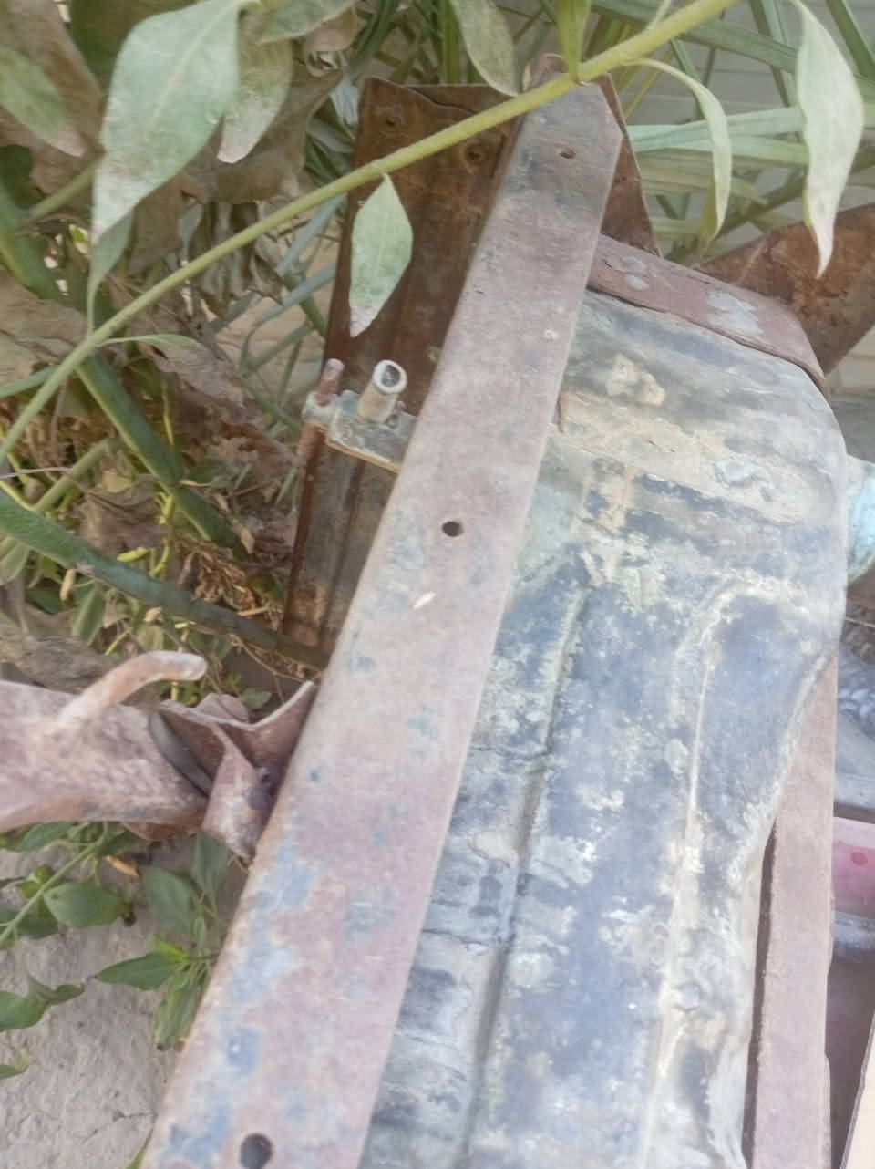 من رخصت مدير الكروب غراظ هينو ٨ طن *********** راديتر براص نظيفة حله
